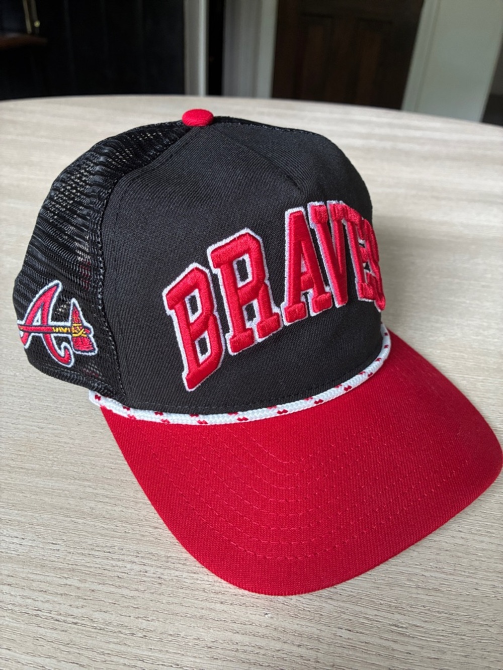 New Era Braves Rope Trucker Hat NEW!